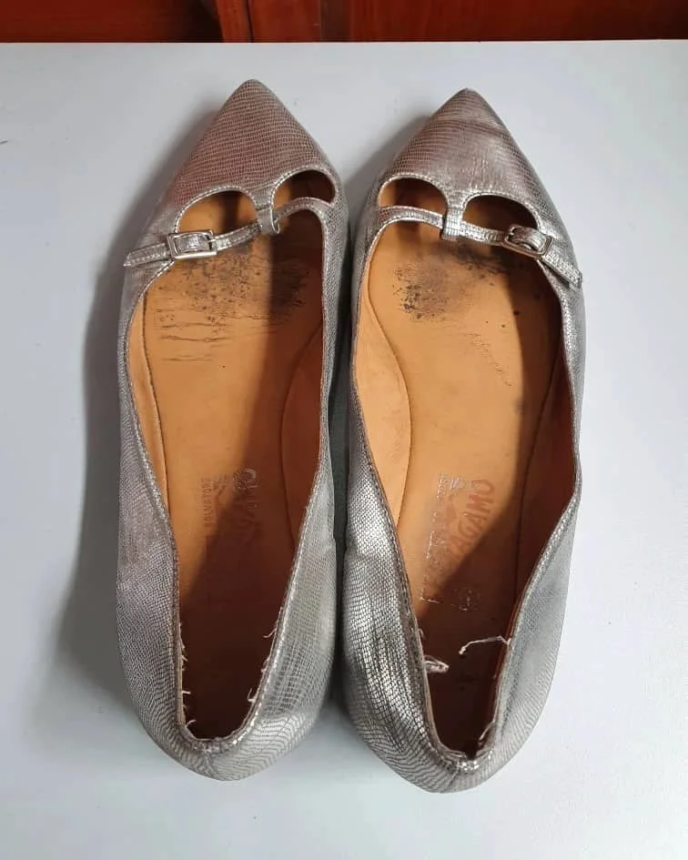 Salvatore Ferragamo flats 9.5