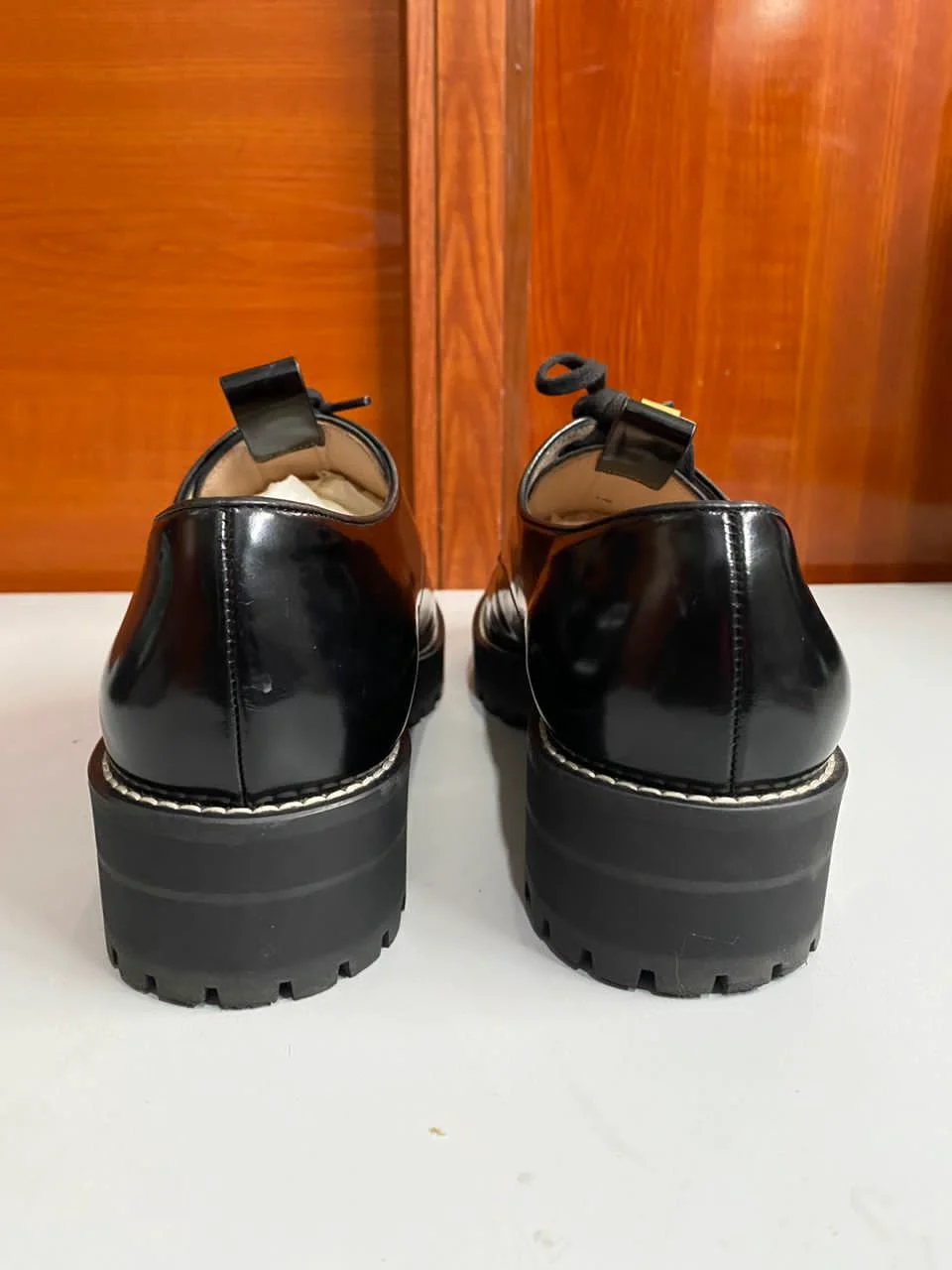 Stuart Weitzman brogues 11M