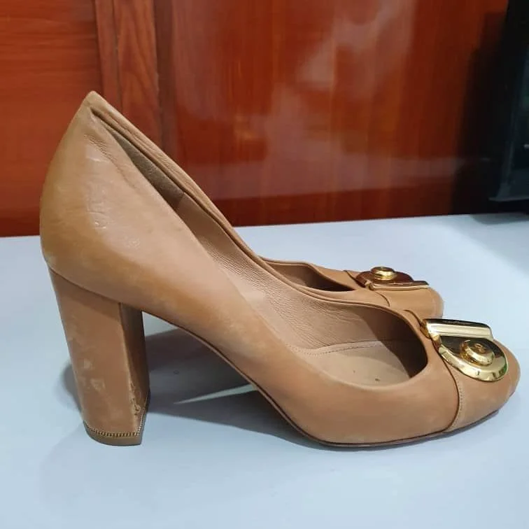 Salvatore Ferragamo pumps. 9.5C