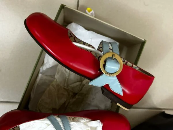 Gucci shoes 32