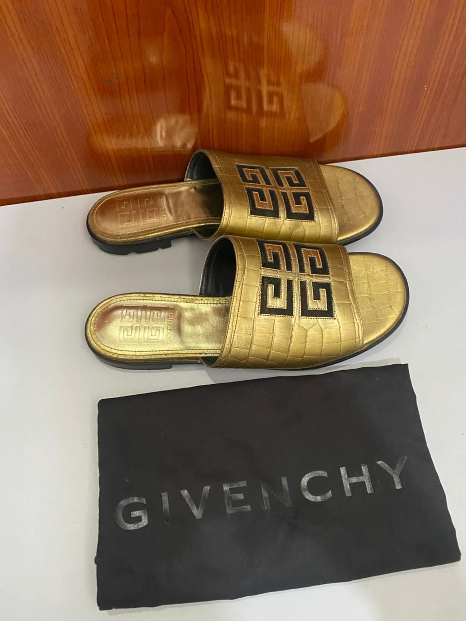 Givenchy slides 38