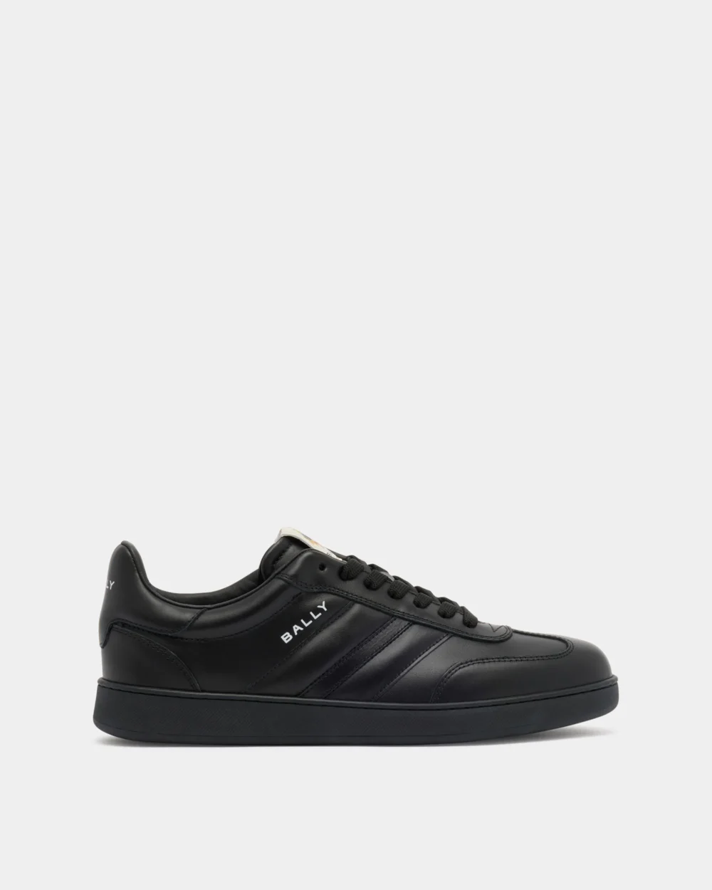 Retro Crest Sneaker in Black Leather