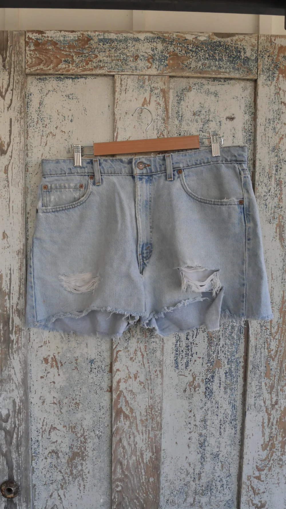 1990s Cut Off Levi's Shorts | 36