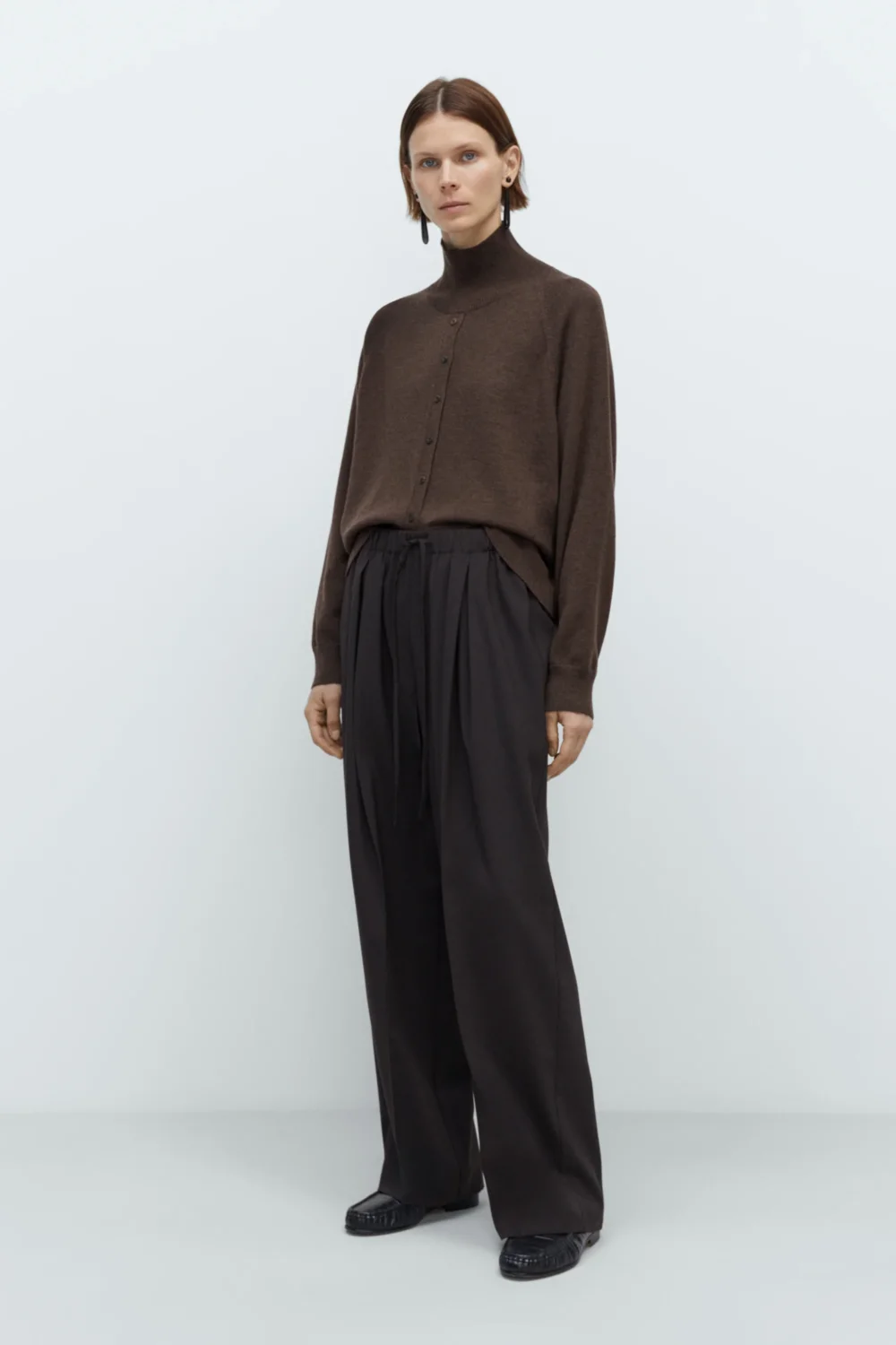 PLEATED RELAXED PANTS