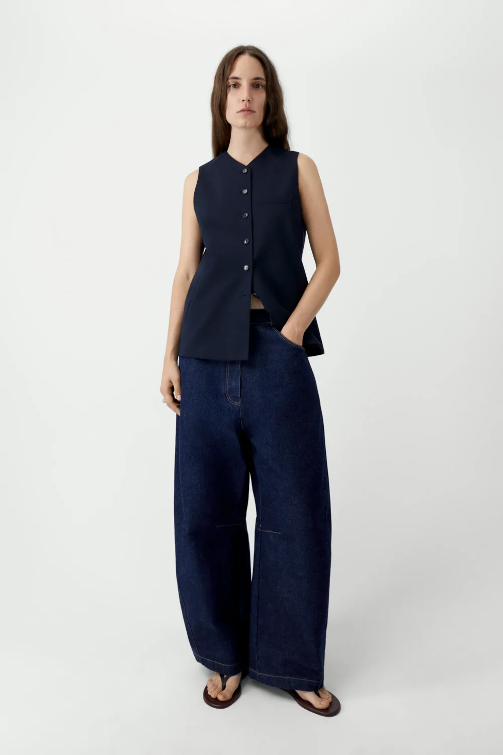CURVED BAGGY JEANS