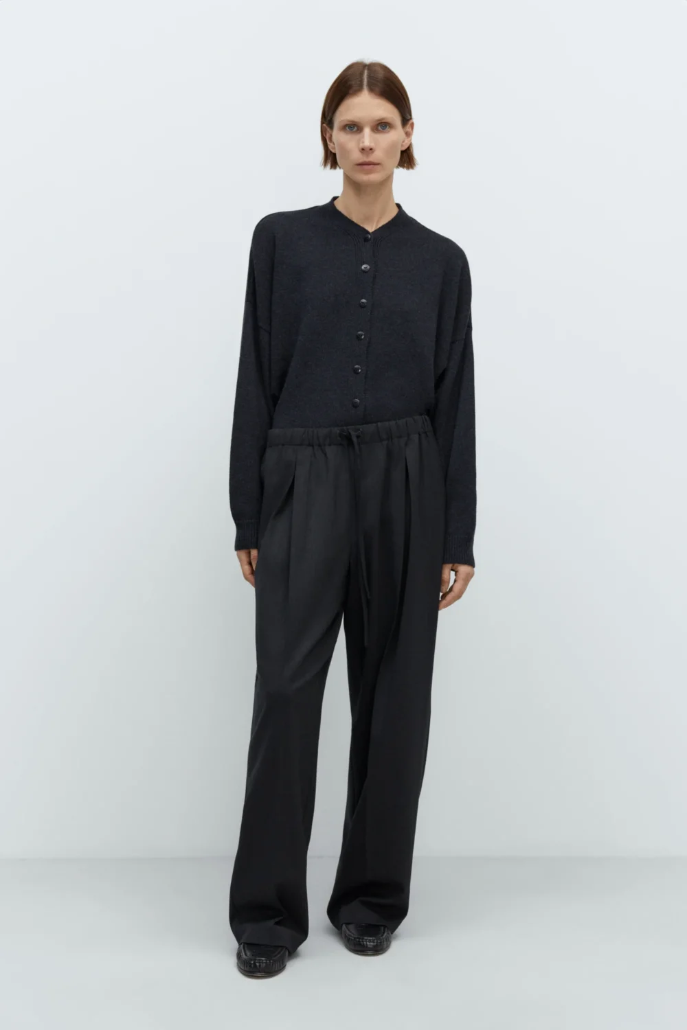 PLEATED RELAXED PANTS