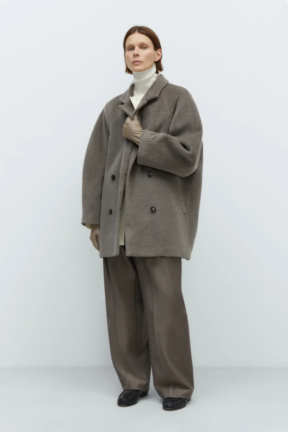 DOUBLE-BREASTED WOOL COAT