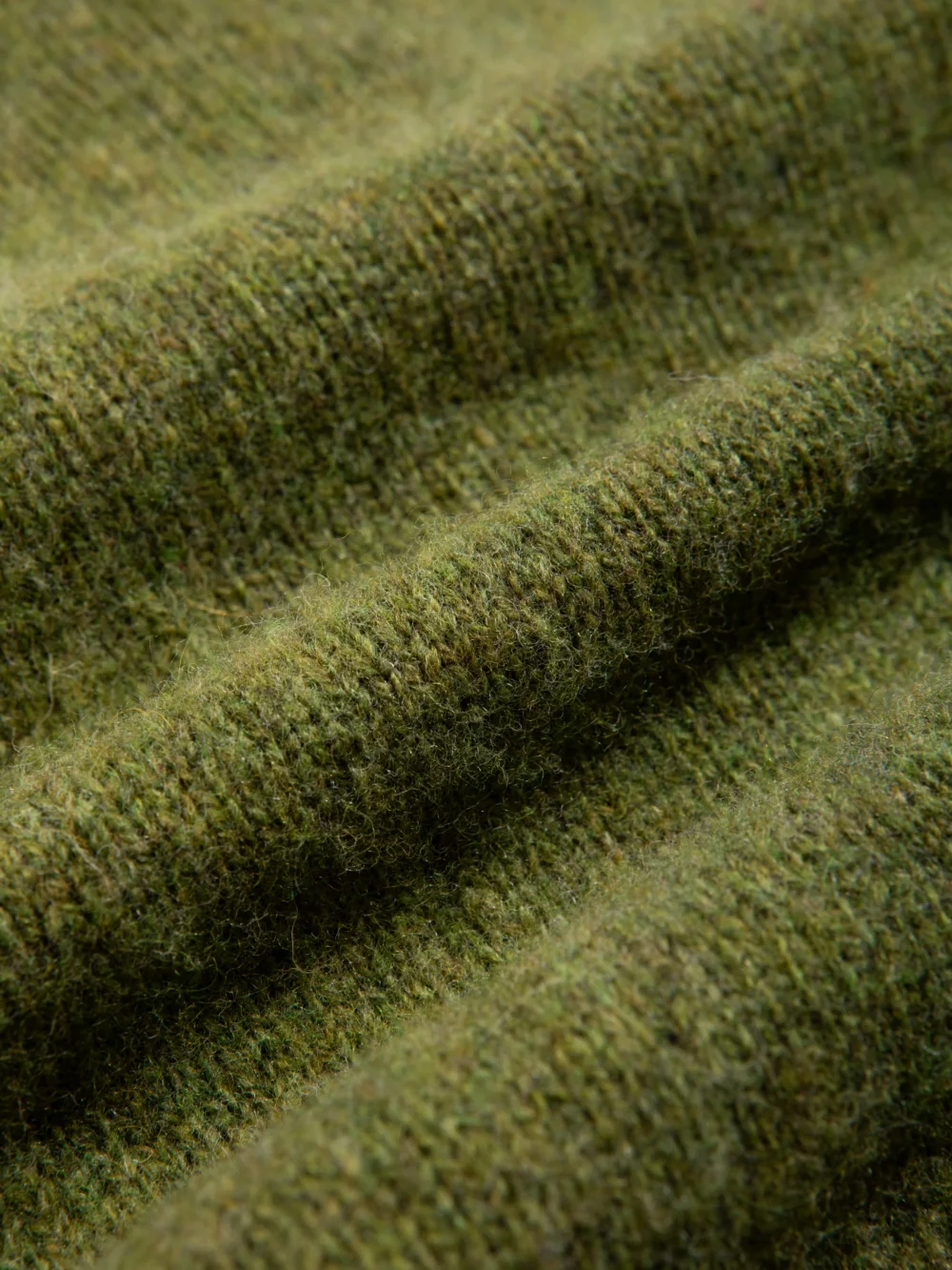 Brushed Shetland Crew in Apple Lambswool - 2