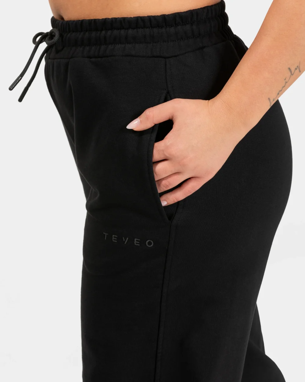 RI’VAIV Straight Leg Joggers ‘Black’ - 4
