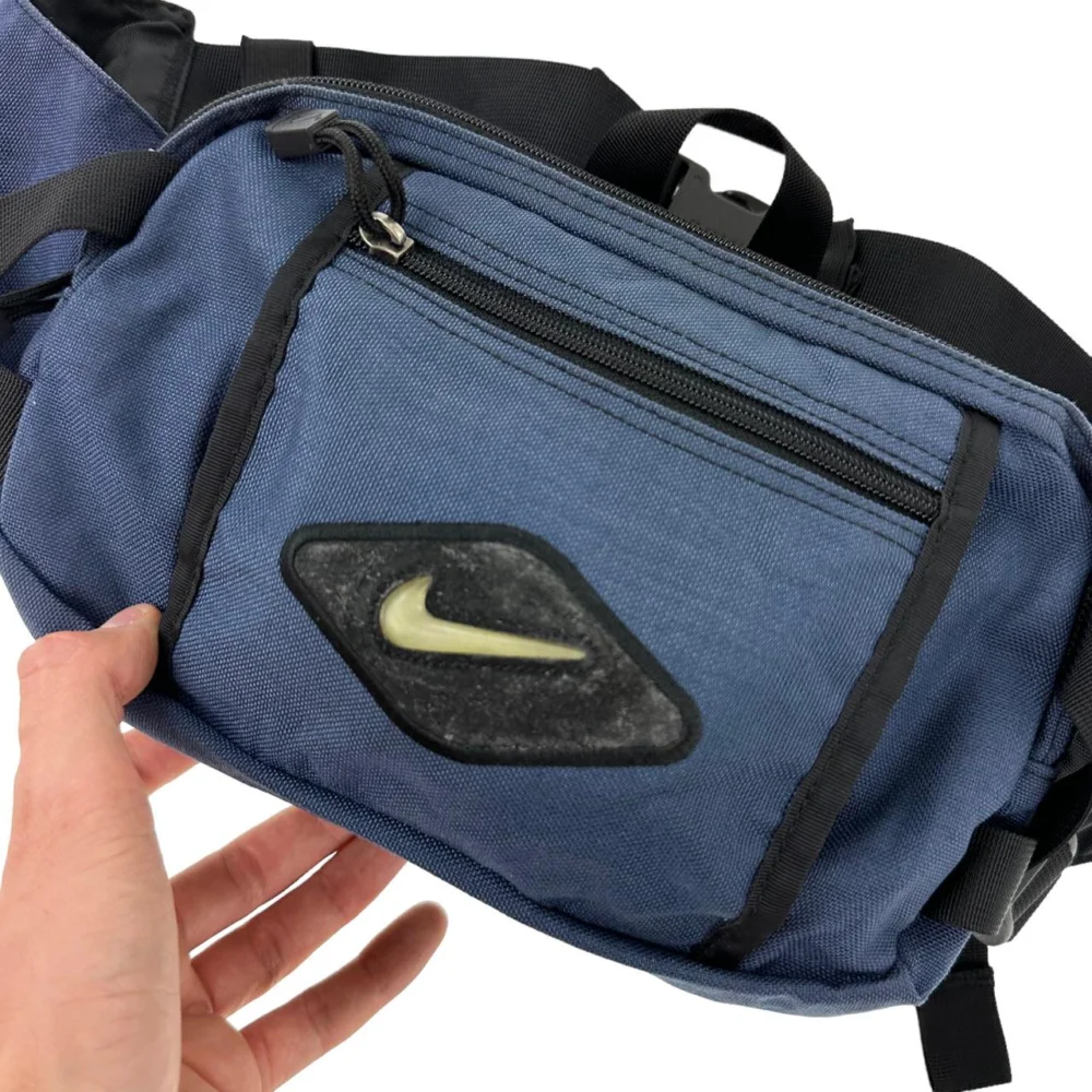 Vintage Nike Jewel Swoosh Cross Body Bag - 3