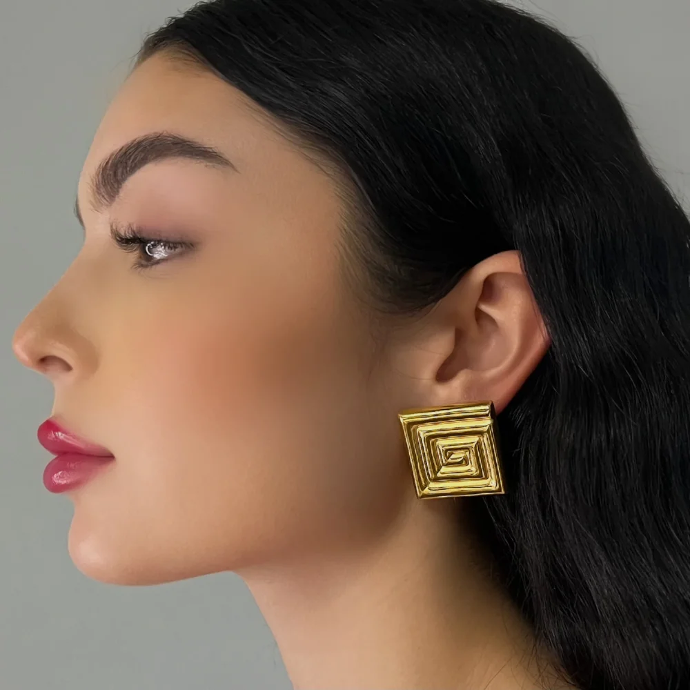The Vintage Gold Square Earrings