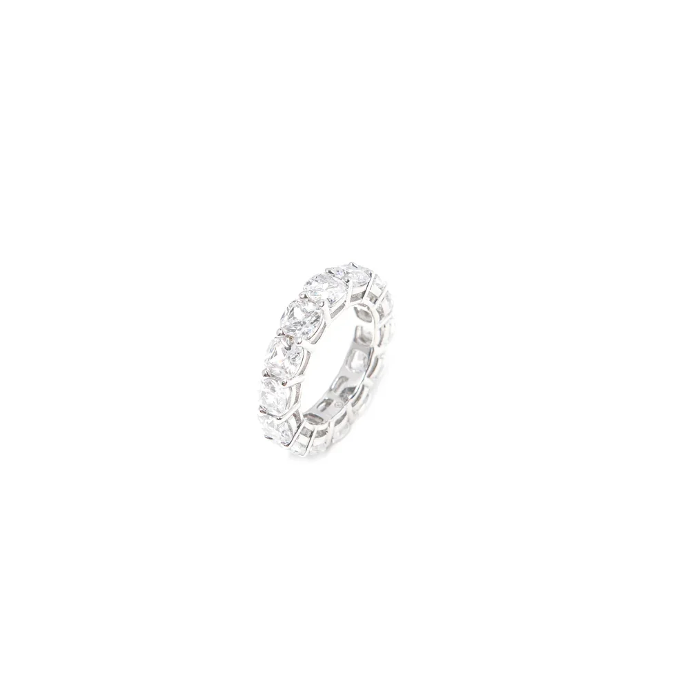 The Classic Oval Ring