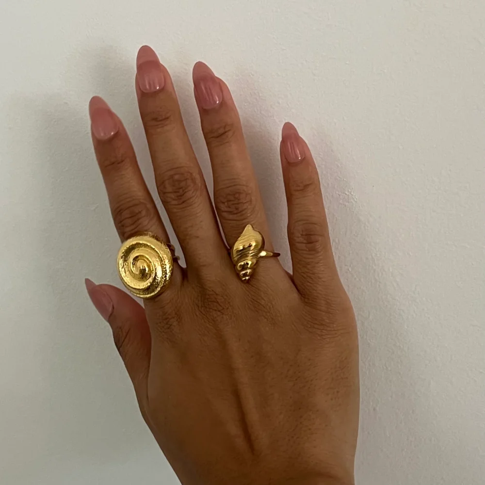 The Right Seashell Ring