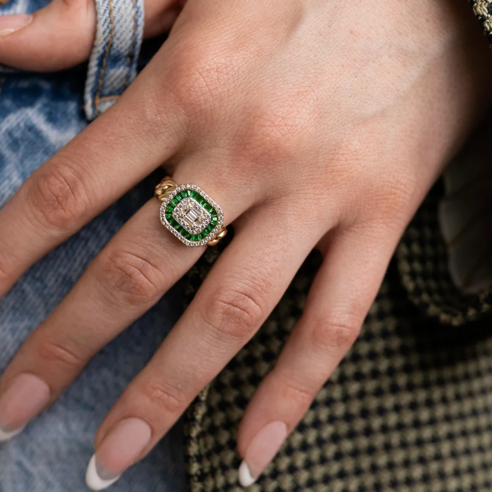 Gold Emerald Links Band