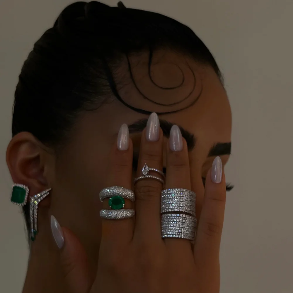 Left Emerald Center Stone Band