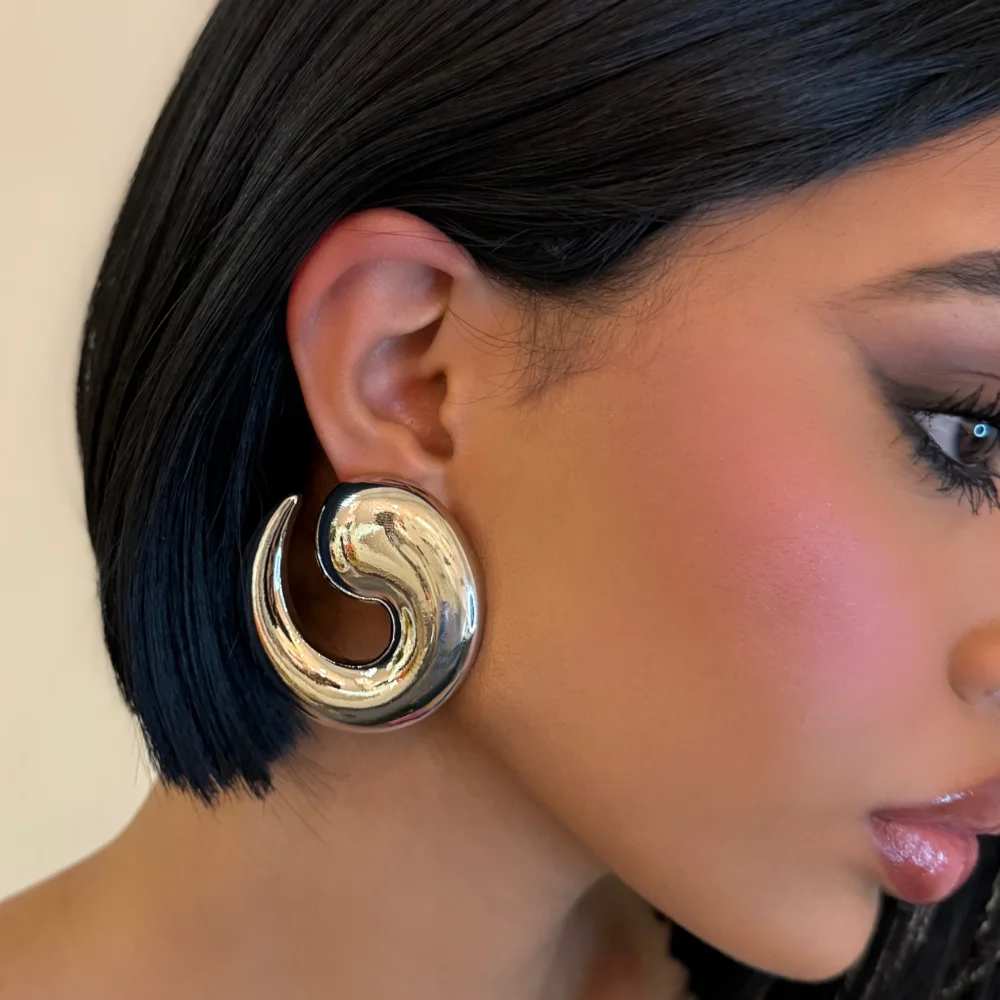 The Chrome Swirl Stud