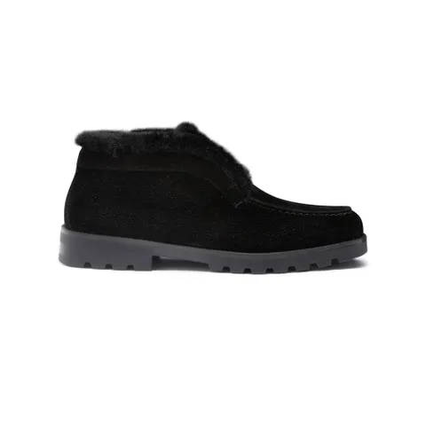 Women’s suede desert boot with fur