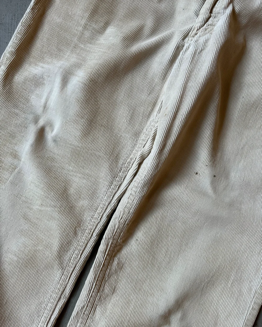 1970s - Distressed Cream Corduroy LEE Flare Pants - 32x35 - 3