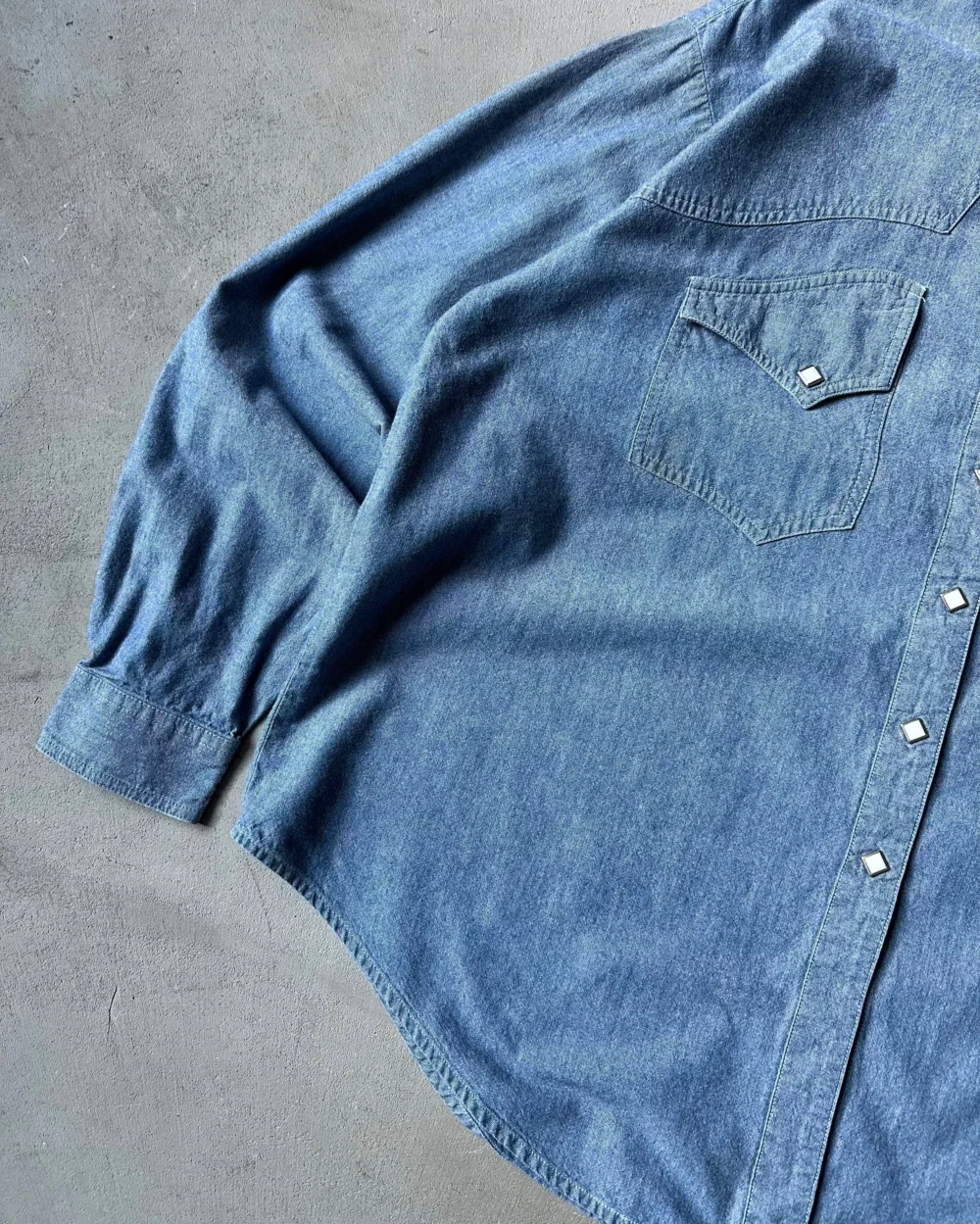 1980s - Blue Chambray Pearl Snap Shirt - (W)XL - 2