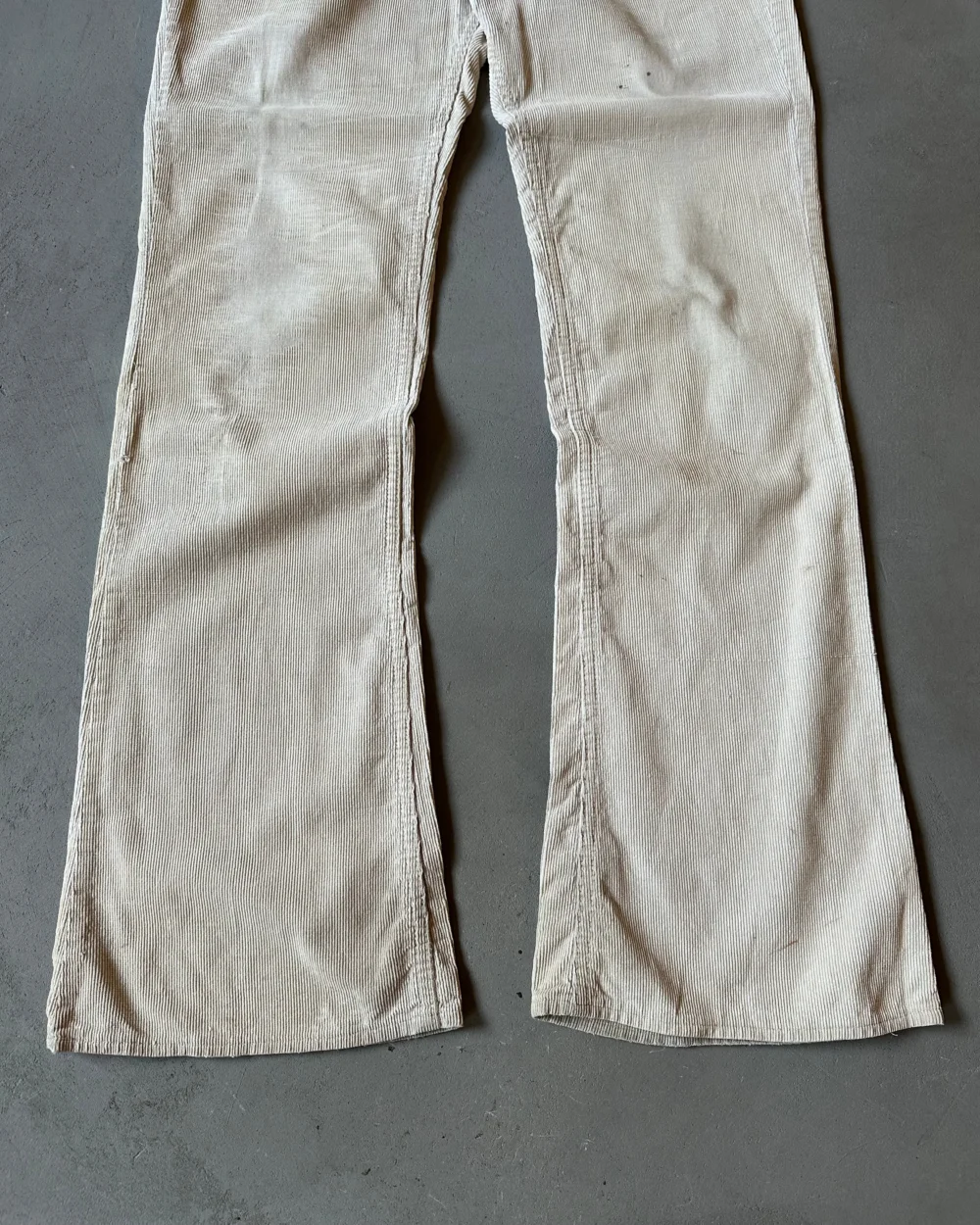 1970s - Distressed Cream Corduroy LEE Flare Pants - 32x35 - 2
