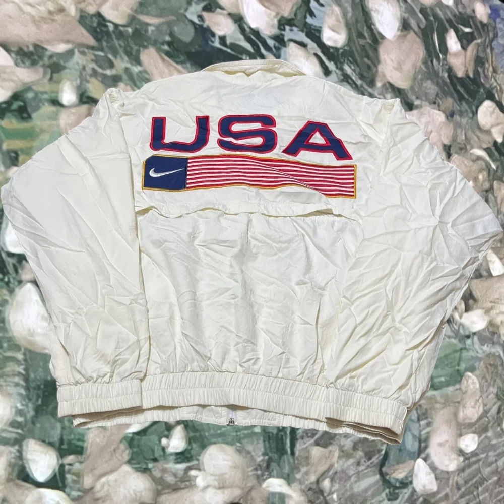 vinrage 90's nike windbreaker (small)
