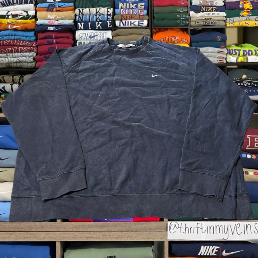 Y2K 2004 Nike navy blue crewneck