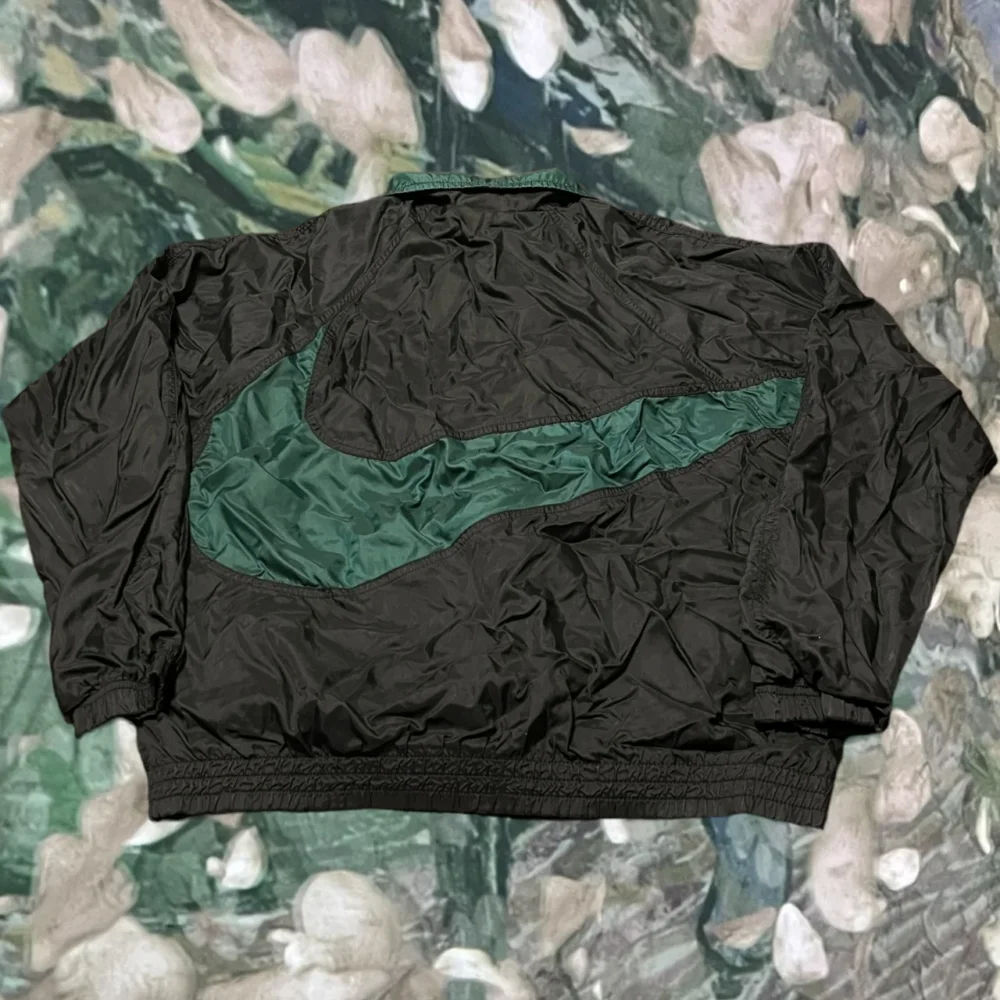 vinrage 90's nike windbreaker (small)