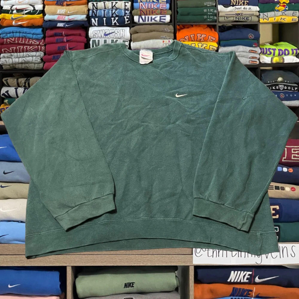90s green Nike essential sweater