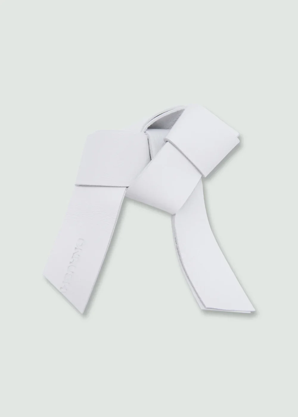 Cumple Brooch White