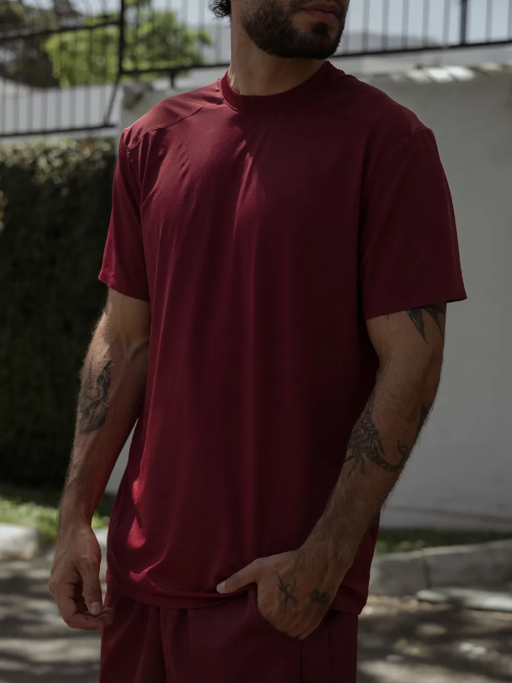 MEN STRUCTURED WORKOUT T-SHIRT - BERRY