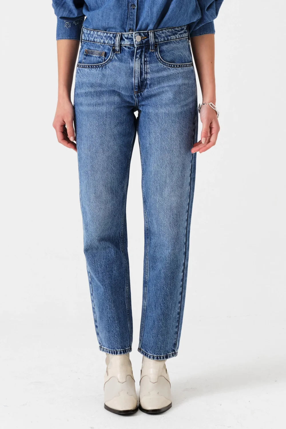 Cara Straight Leg Jean in Napa