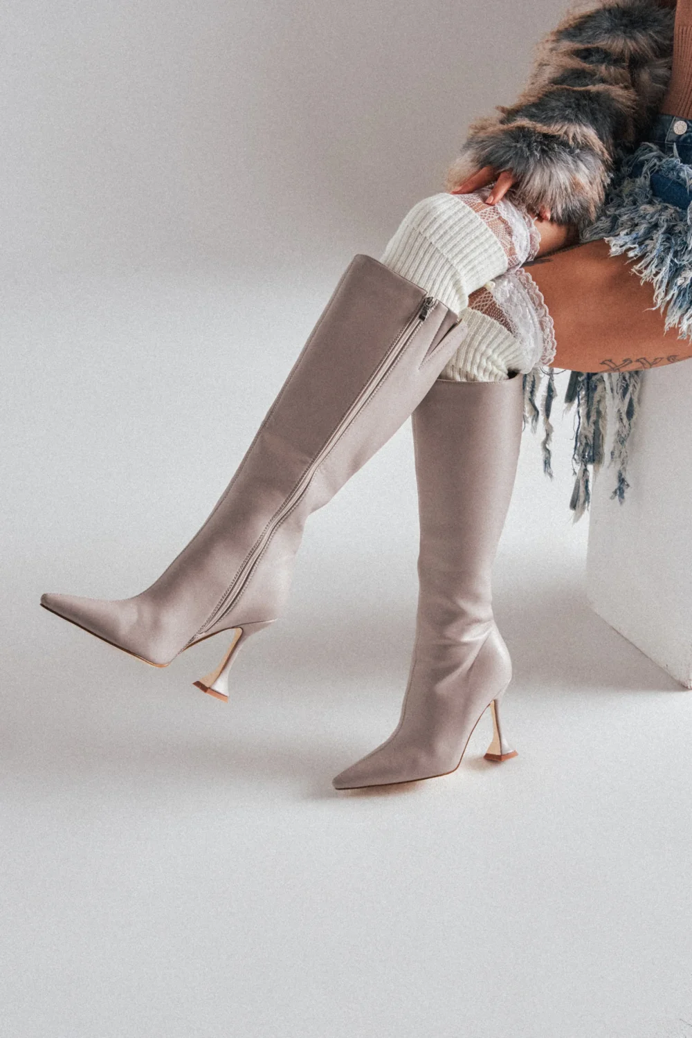AZALEA WANG GAMMA GREY CHUNKY KNEE HIGH BOOT