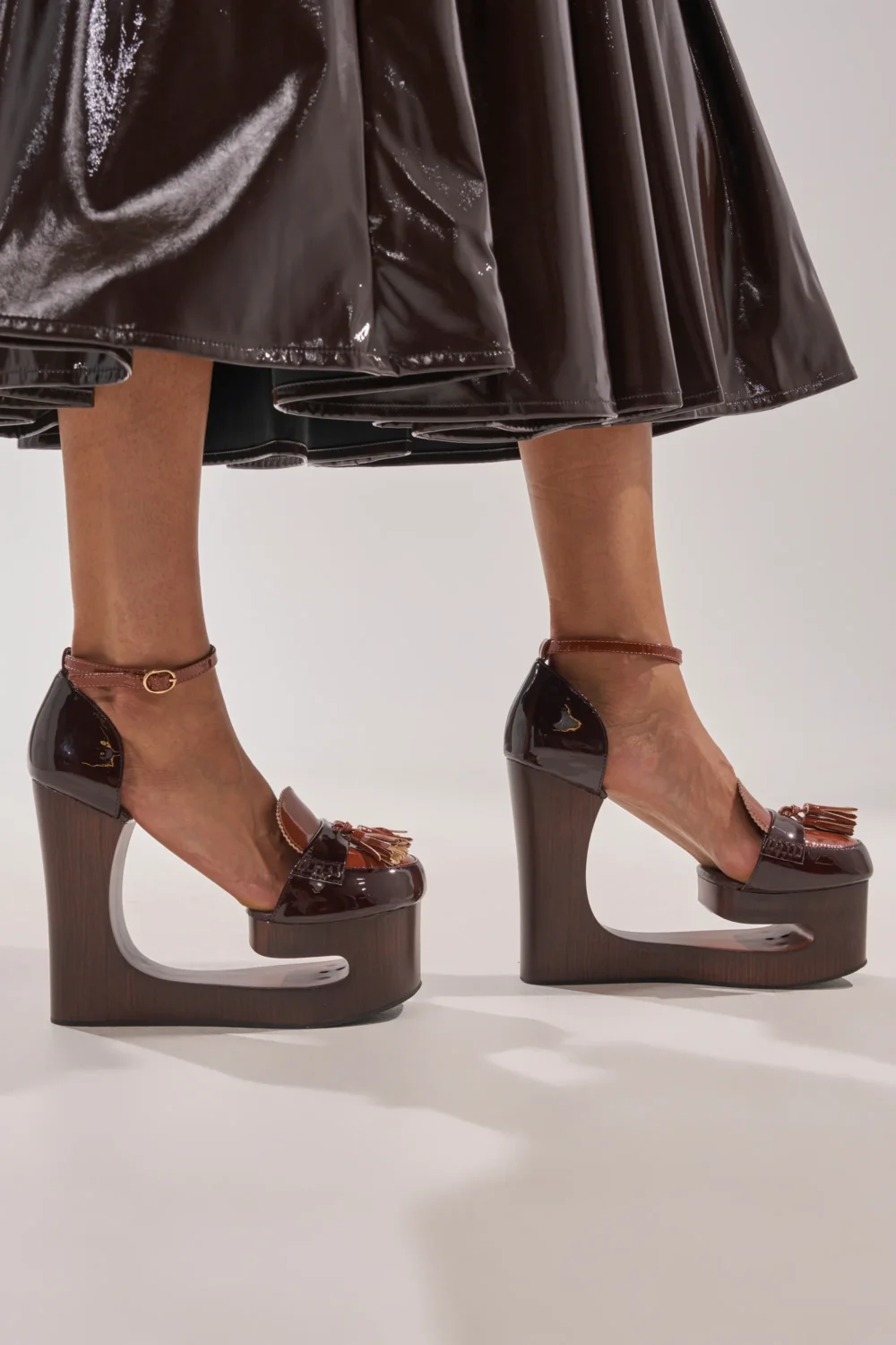 AKIRA GOLD BIXBY BROWN EMPTY WEDGE PUMP - 3