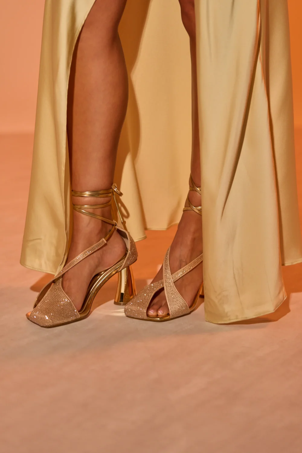 AZALEA WANG BUILANY GOLD RHINESTONE CHUNKY PUMP