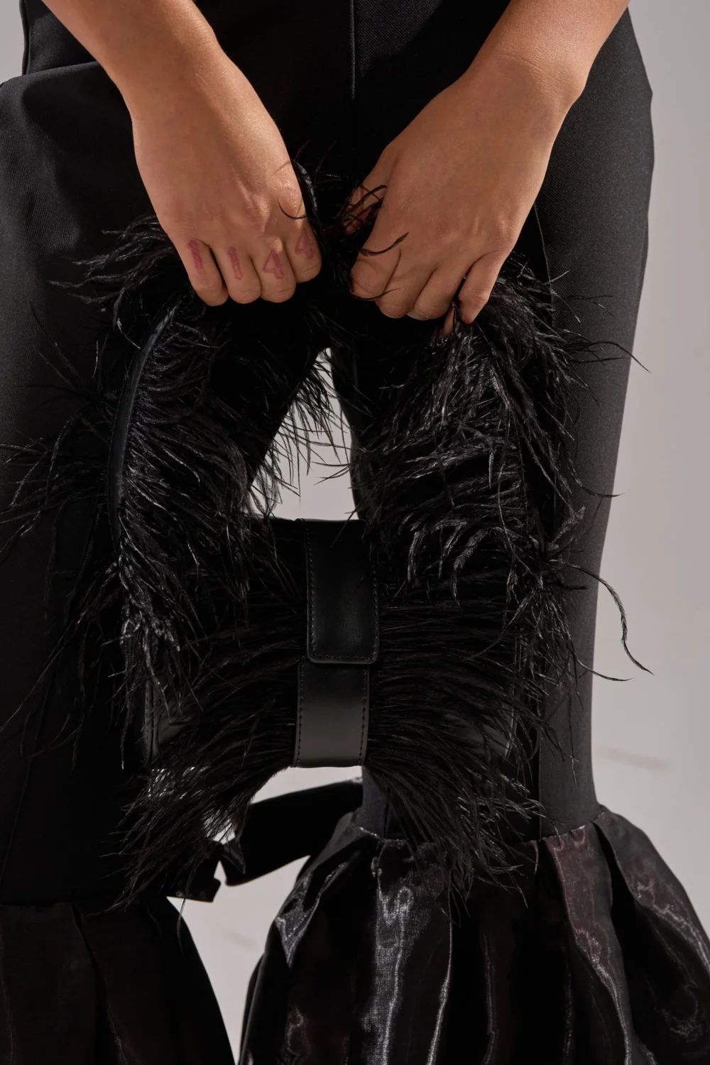 FEATHER CRAZE PURSE - 3