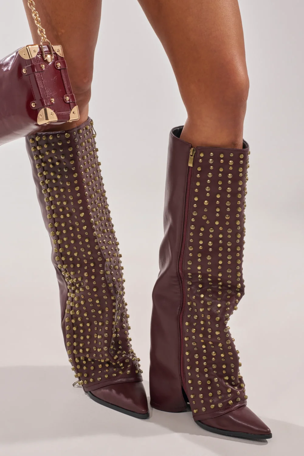 AZALEA WANG AGUSTUE BURGUNDY STUDDED WESTERN BOOT