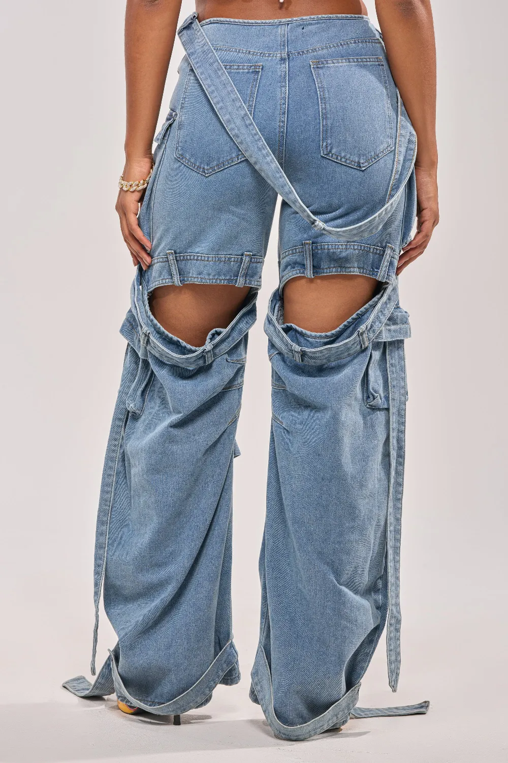 CHECK OUT THE BACK CUTOUT RELAXED DENIM - 4