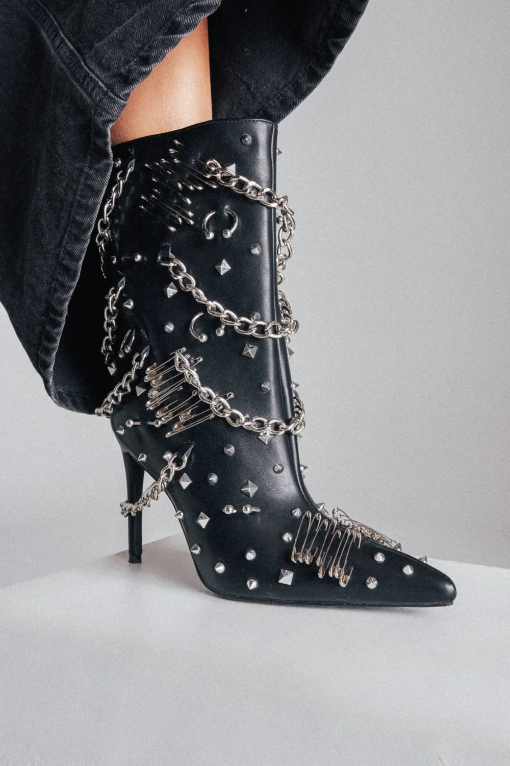 AZALEA WANG THRIGRUN BLACK SILVER HARDWARE STILETTO BOOTIE