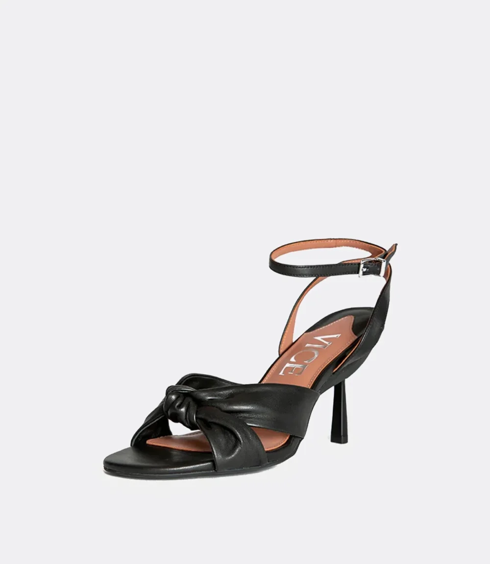 Everyday Sandals in Black Leather