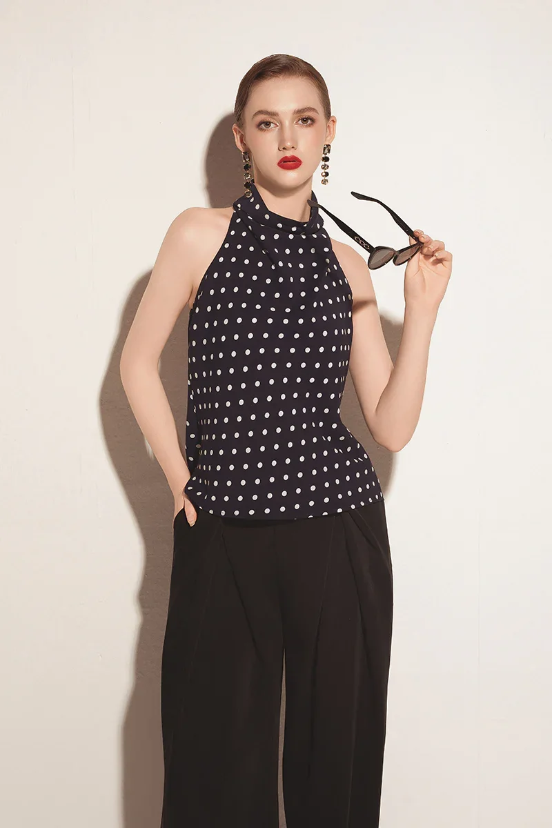 HALTER NECK BACKLESS TOP IN BLACK - 5