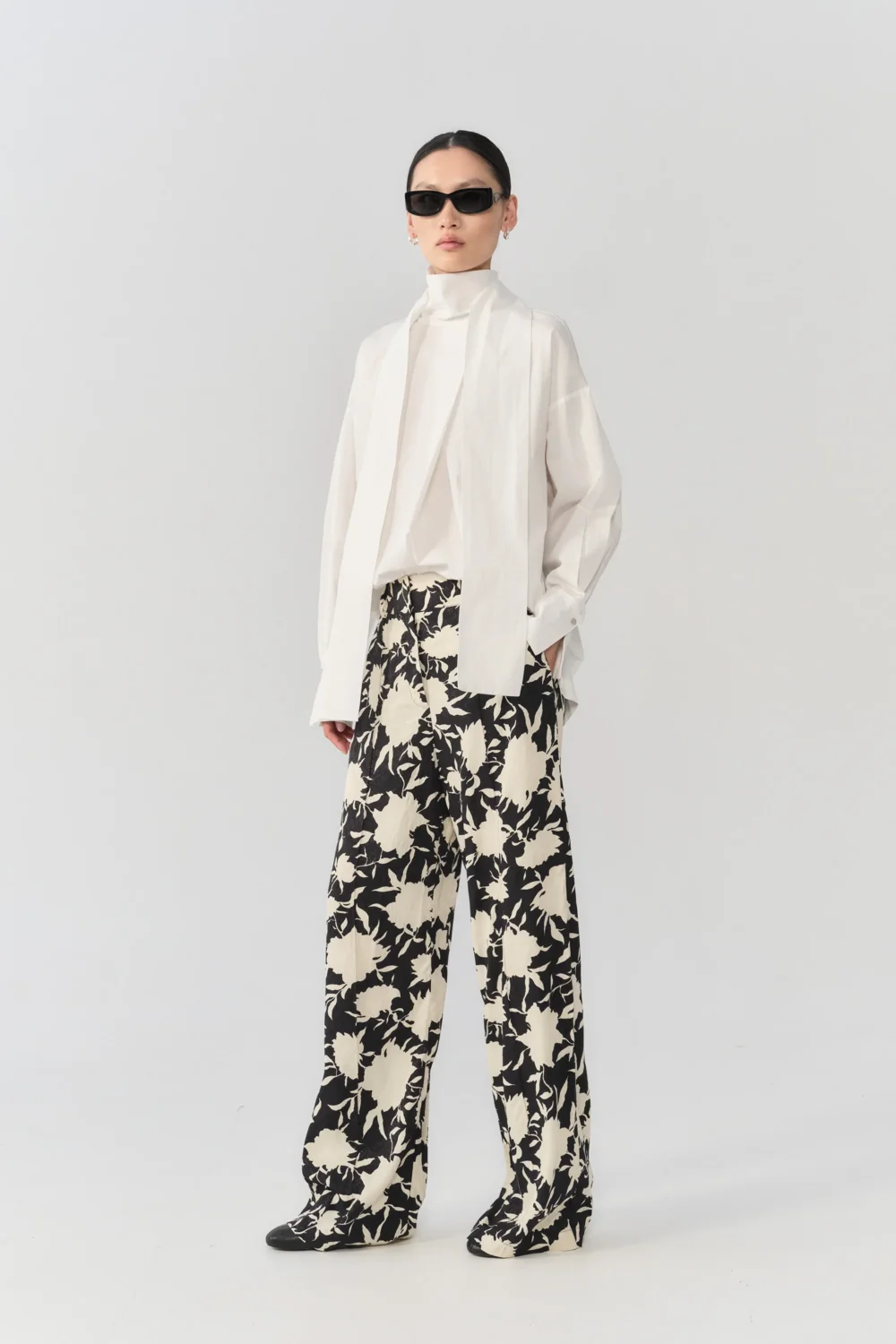 Arion Pants Black and White