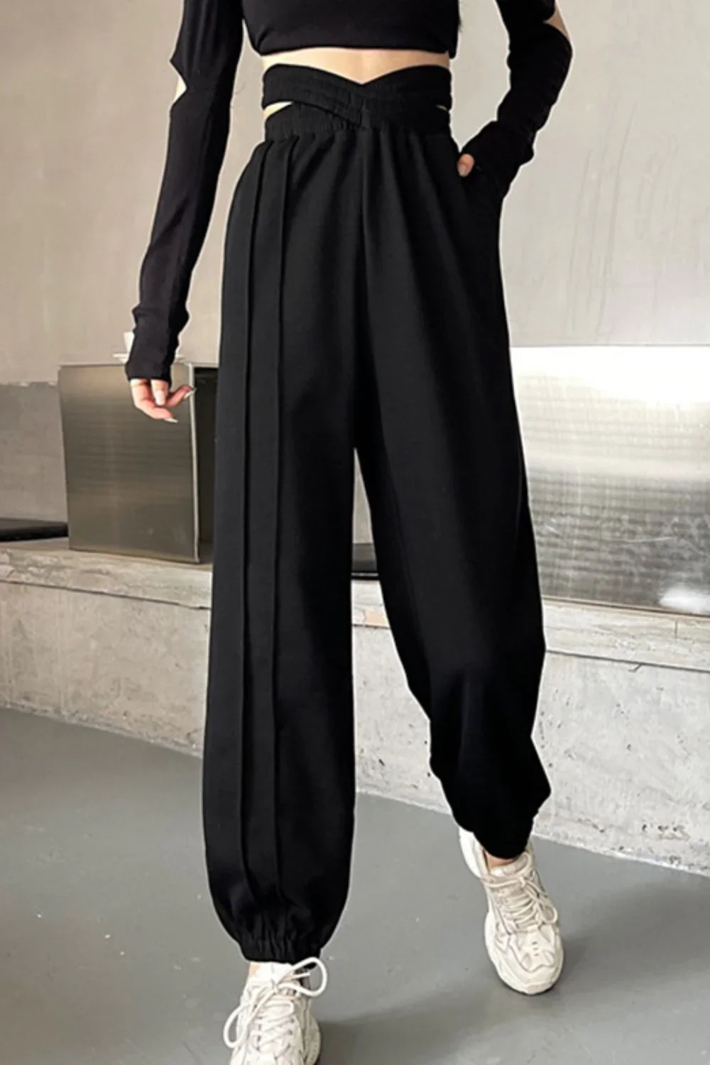 Crisscross Long Sweatpants - 4