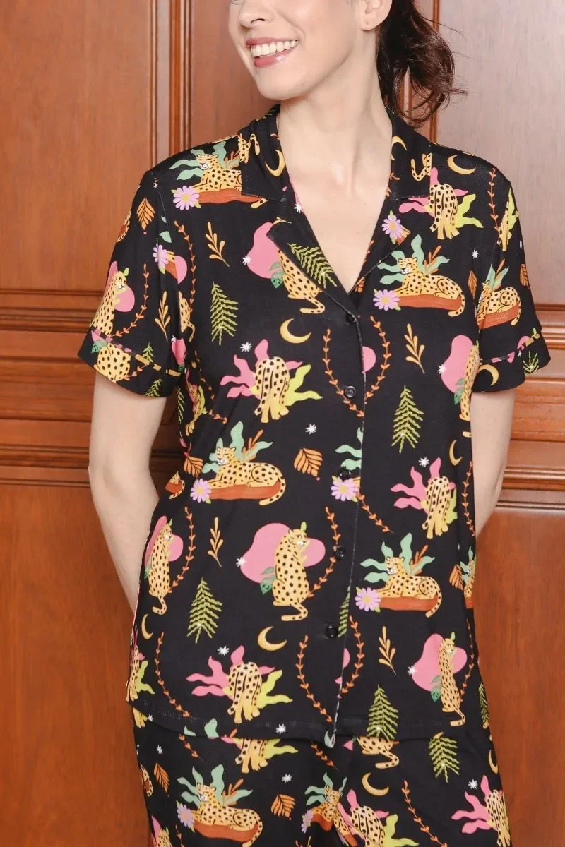 Camisa Pijama Feminina Manga Curta Estampa Segredos Da Onça