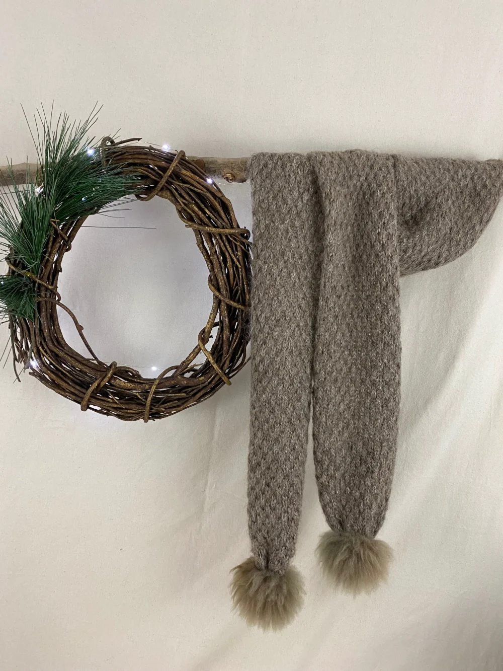 Teramo Scarf with Pom Pom