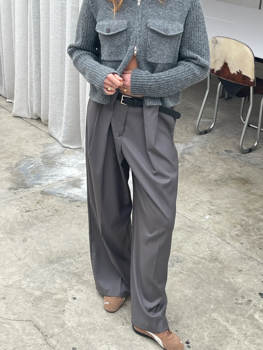 Front Pleated Belted Pants Charcoal