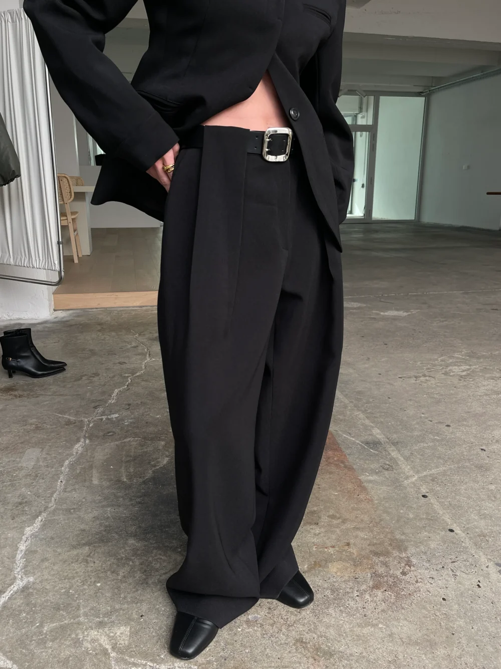 Front Pleated Belted Tailored Pants Black