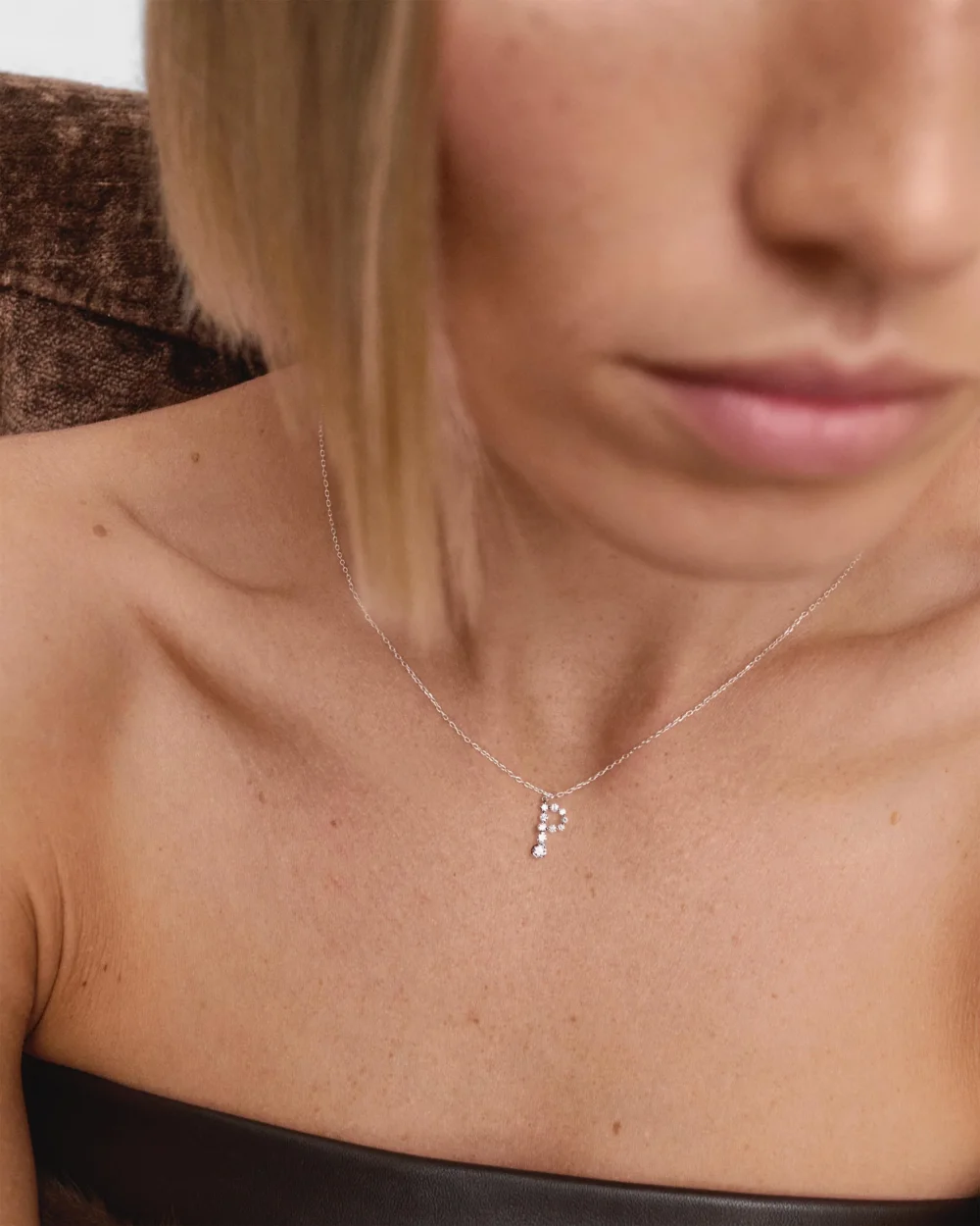 Diamonds and white gold P initial pendant - 2