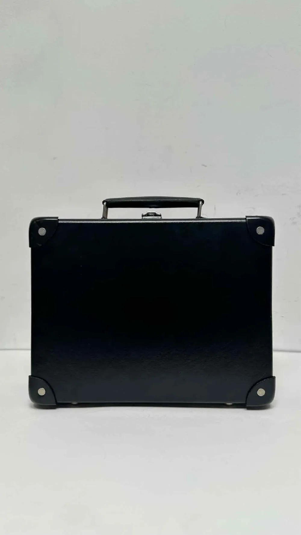 Globe Trotter Poker-box Case