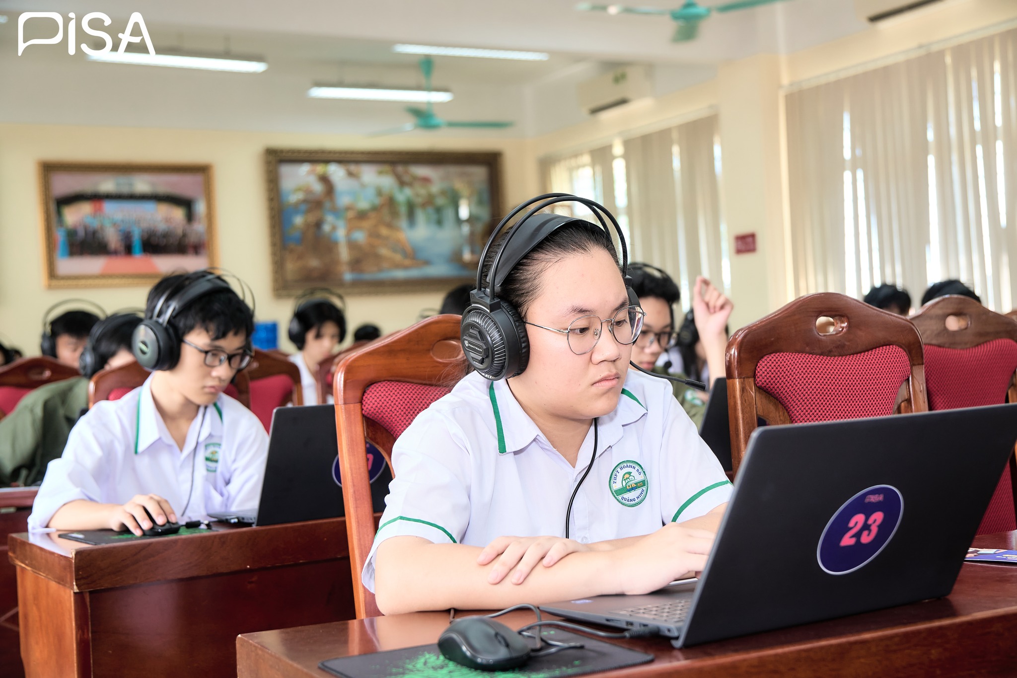 Cần nghi&ecirc;n cứu để chọn ng&agrave;nh dễ xin học bổng