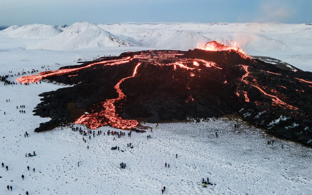 Activitate seismică redusă, alertele de erupții vulcanice persistă în continuare - Islanda